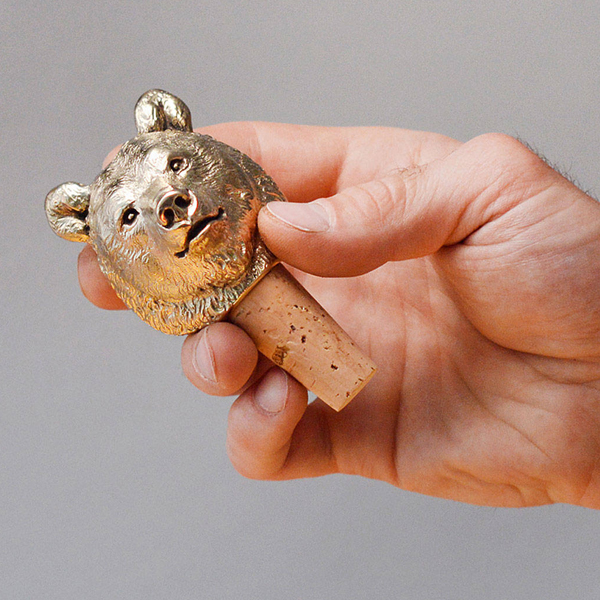 Bear bottle stopper 