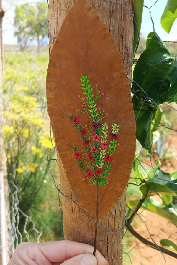 Hand embroidery on leaf by Solange Nunes