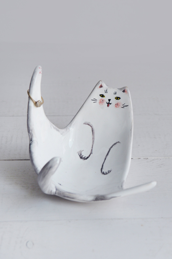 Ceramic cat ring holder