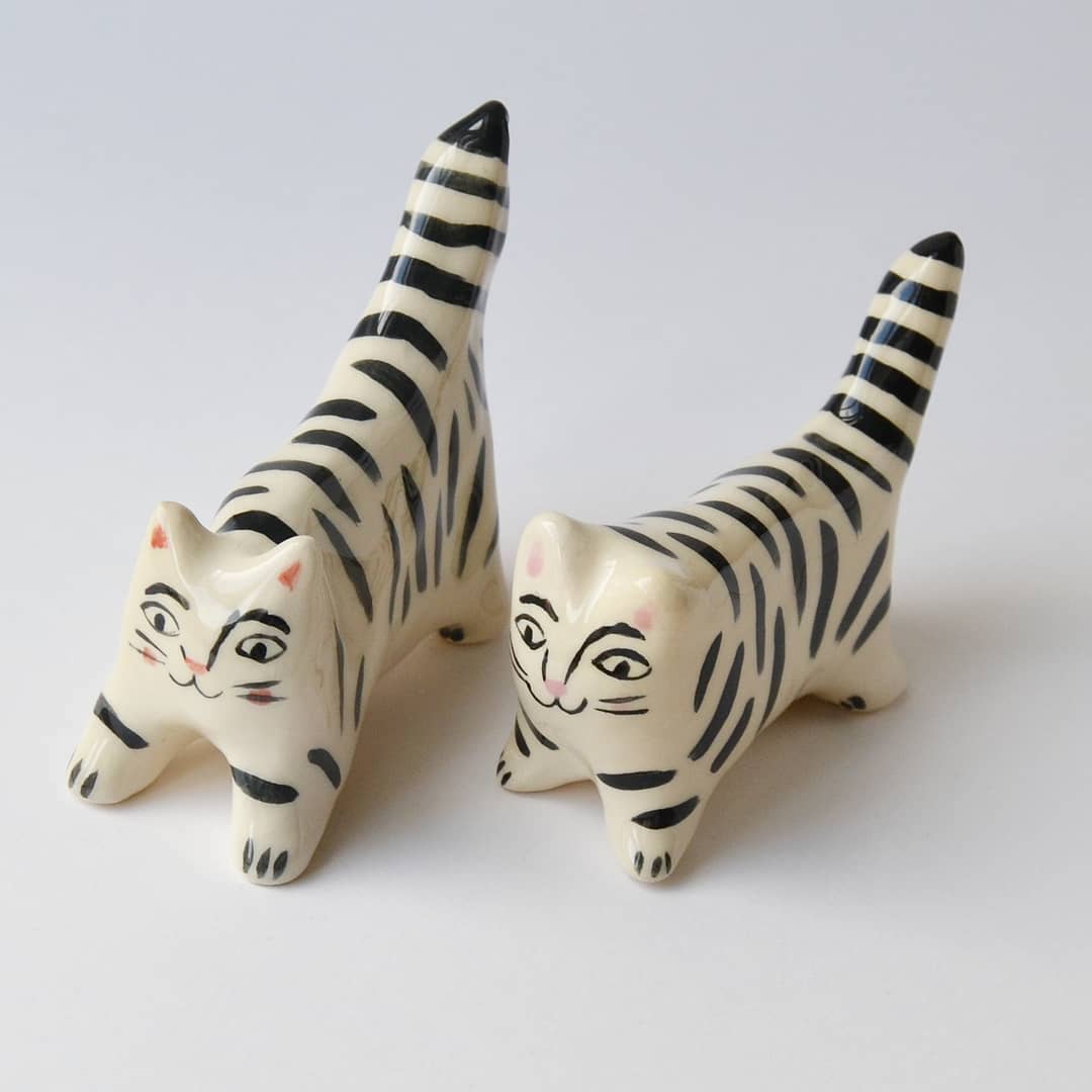 Ceramic cat figurines by Livia Coloji