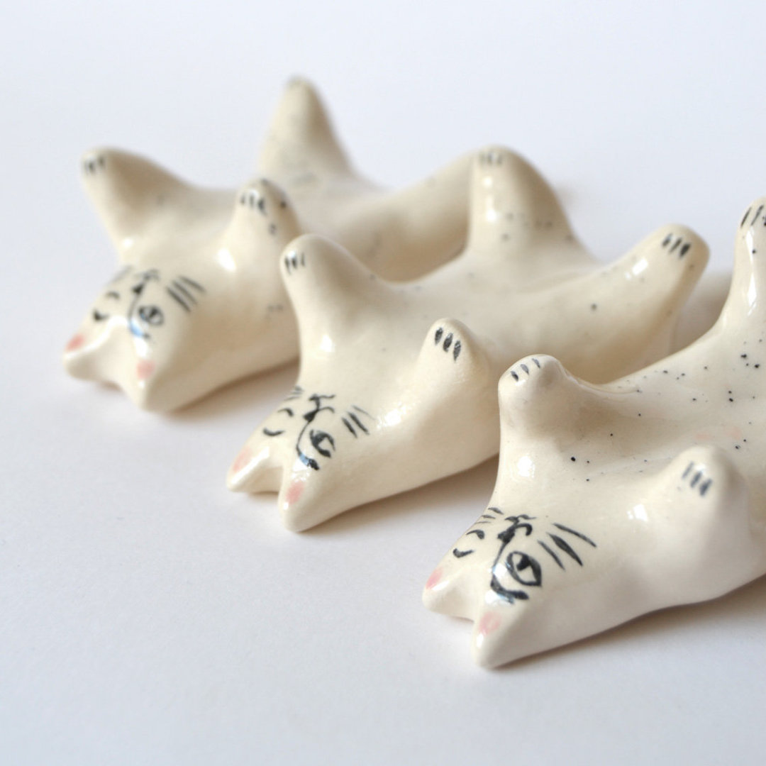 Ceramic cat figurines by Livia Coloji