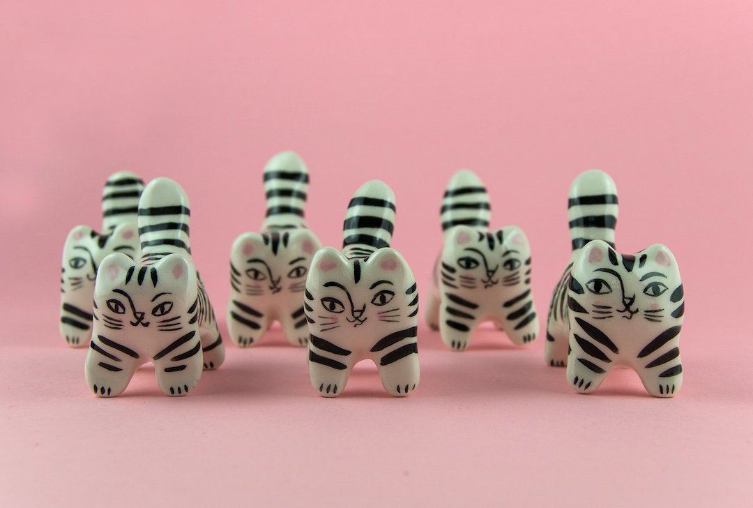 Ceramic cat figurines by Livia Coloji