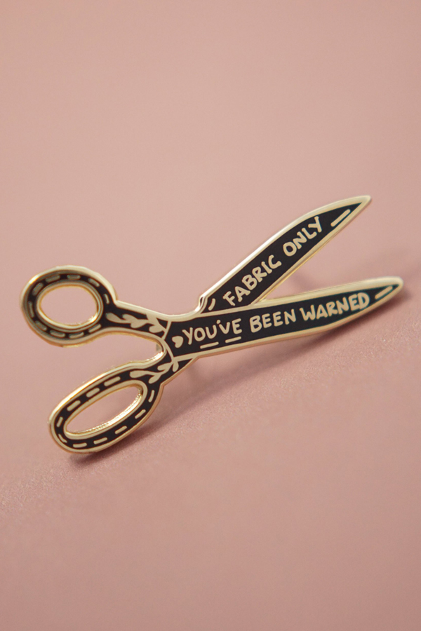 Fabric scissors enamel pin