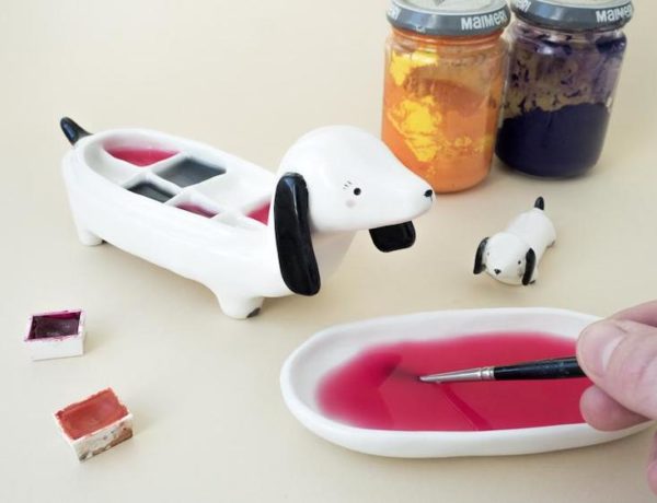 Dog-shaped ceramic paint palette