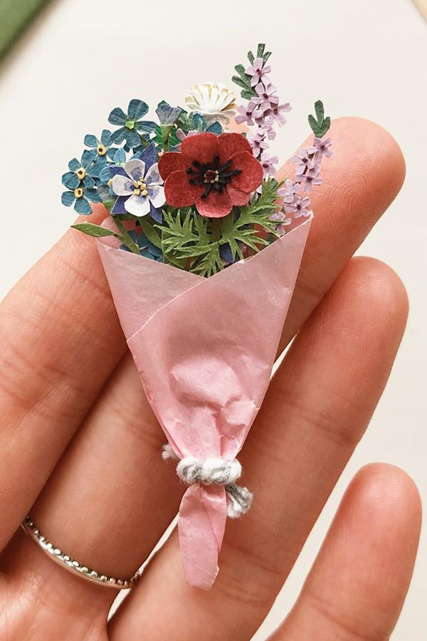 Delicados bouquets de flores de papel obra de Tania Lissova