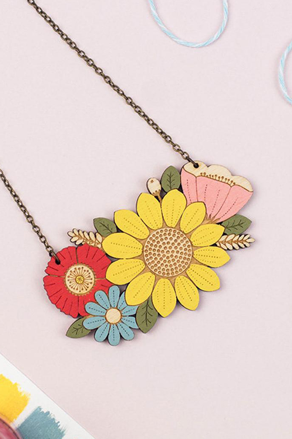 Wooden deals flower necklace