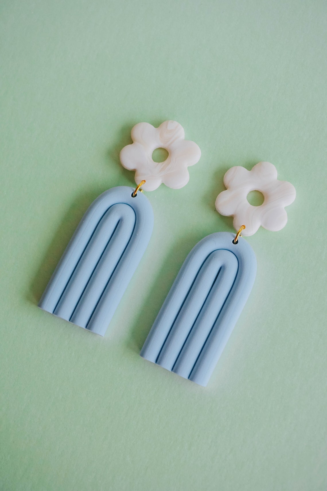 Daisy arch earrings