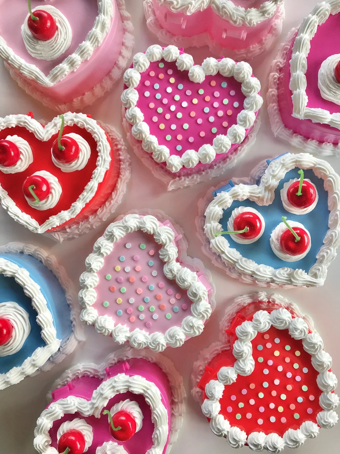 Fake cake heart-shaped jewelry box